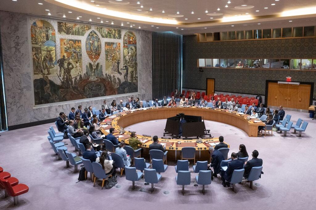 联合国安理会关于叙利亚局势会议的全景图。
